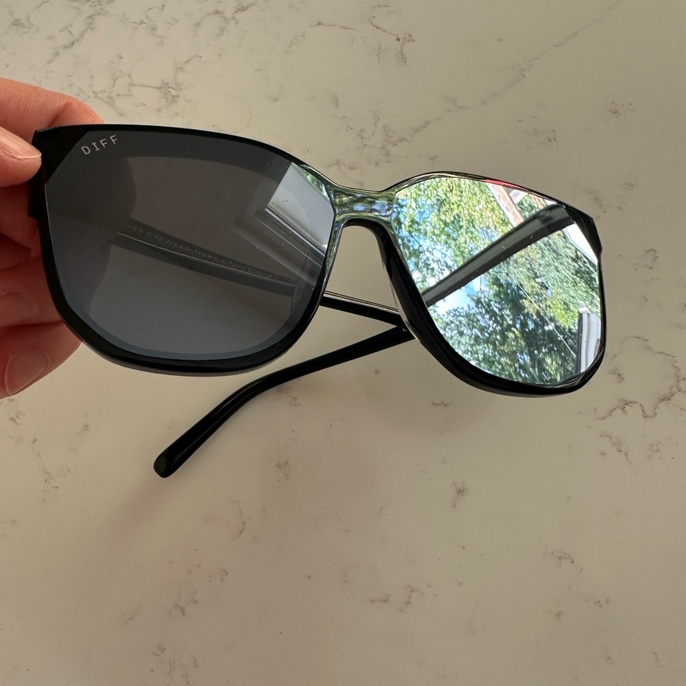 DIFF Gia mirrored sunglasses